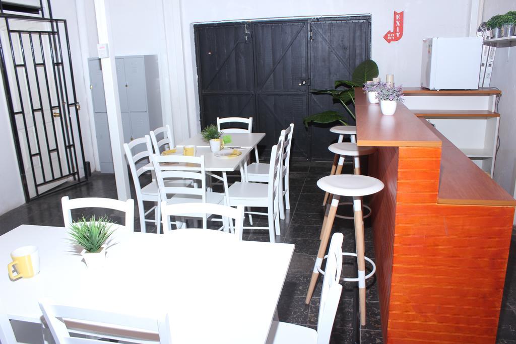 Casa Roble Hostal Boutique Сантьяго Экстерьер фото