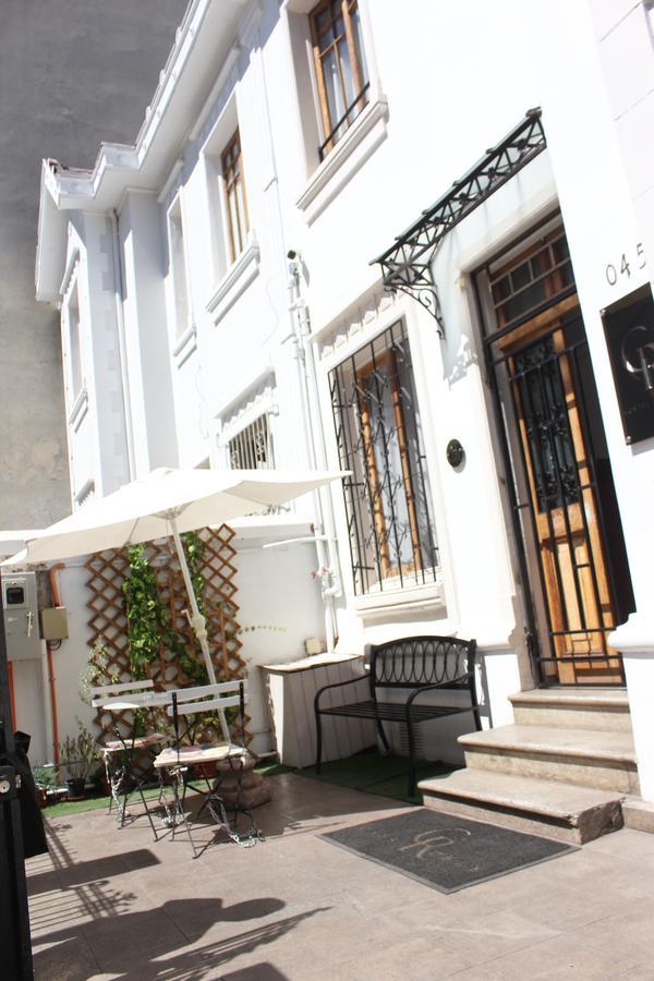 Casa Roble Hostal Boutique Сантьяго Экстерьер фото
