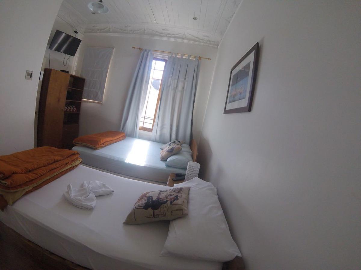 Casa Roble Hostal Boutique Сантьяго Экстерьер фото
